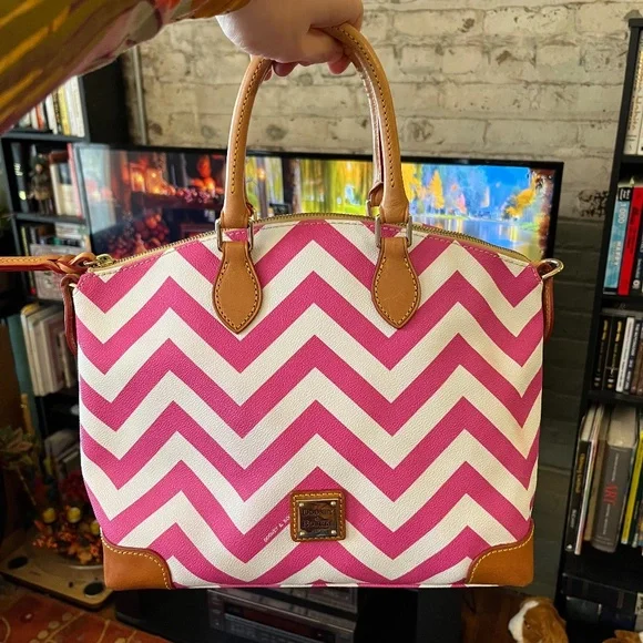 Authentic Dooney & Bourke Pink White Chevron Satchel Tote Strap Barbie Girly Y2K - Picture 16 of 16